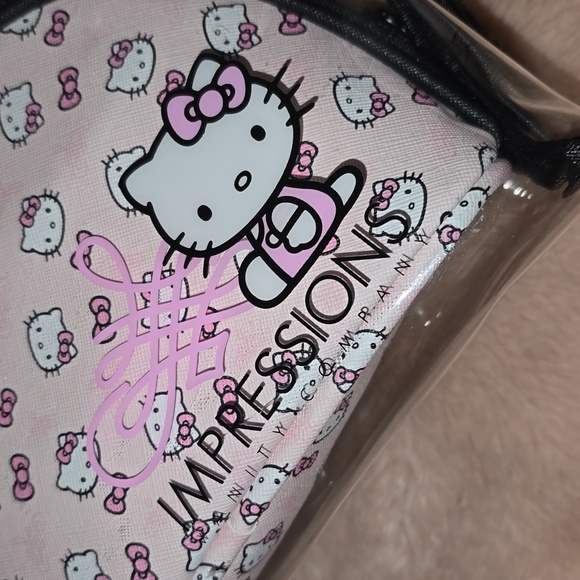 NEW!! Impressions Vanity - Hello Kitty Clutch Set - Picture 3 of 5
